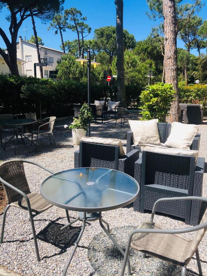 Hotel B&B Des Bains Milano Marittima Exterior foto