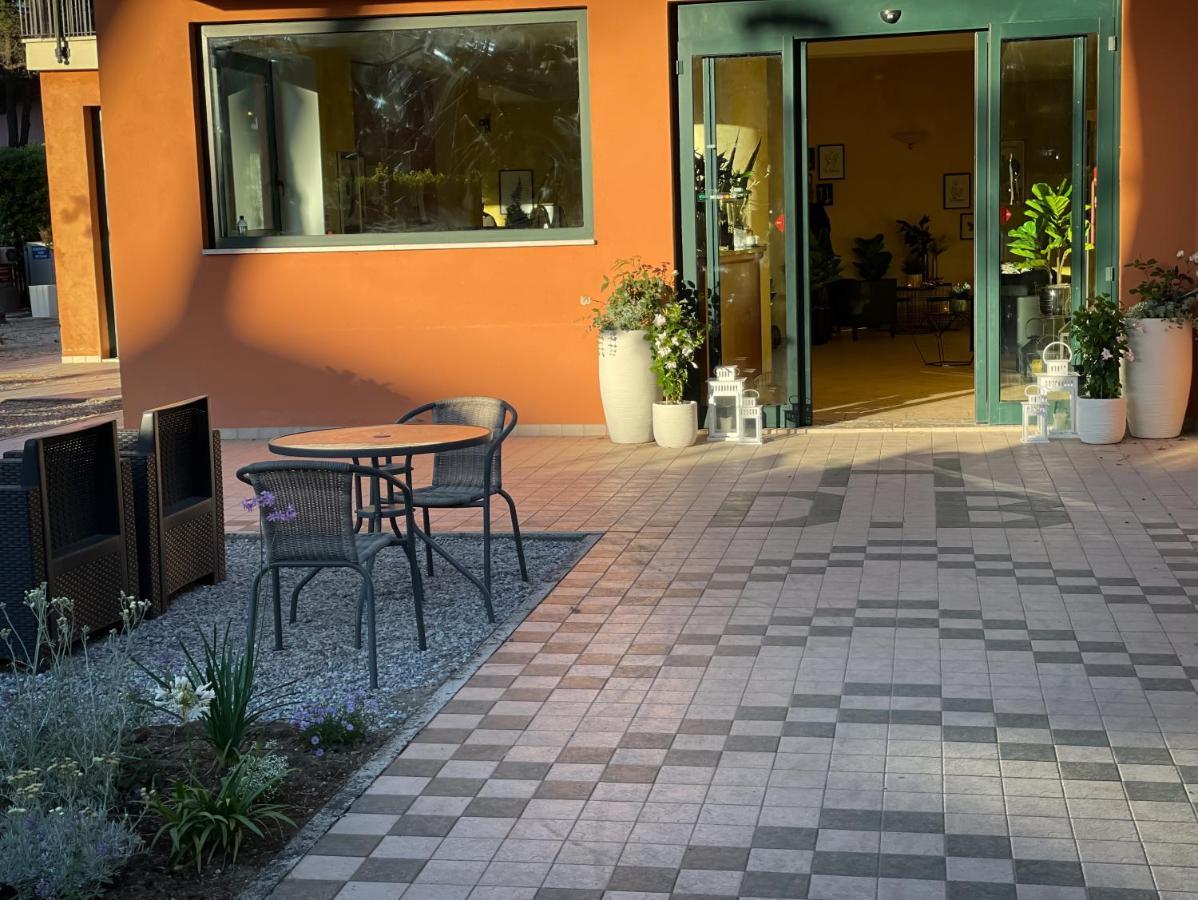 Hotel B&B Des Bains Milano Marittima Exterior foto
