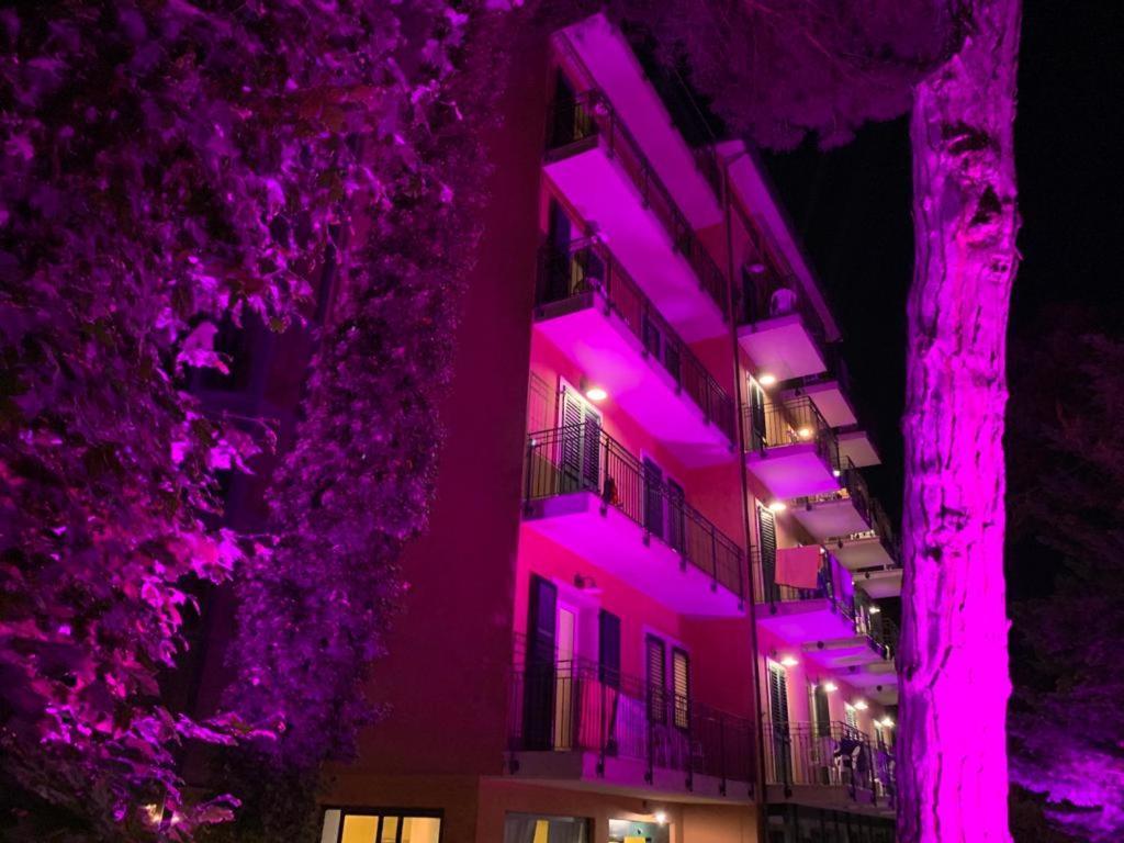 Hotel B&B Des Bains Milano Marittima Exterior foto